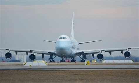 boeing 747 takeoff distance|Minimum Runway Length for Boeing 747: Takeoff and Landing .